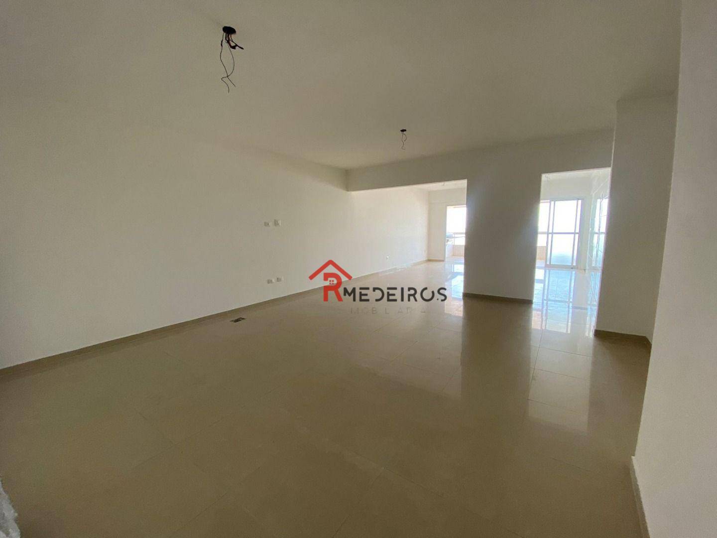 Apartamento à venda com 3 quartos, 172m² - Foto 2