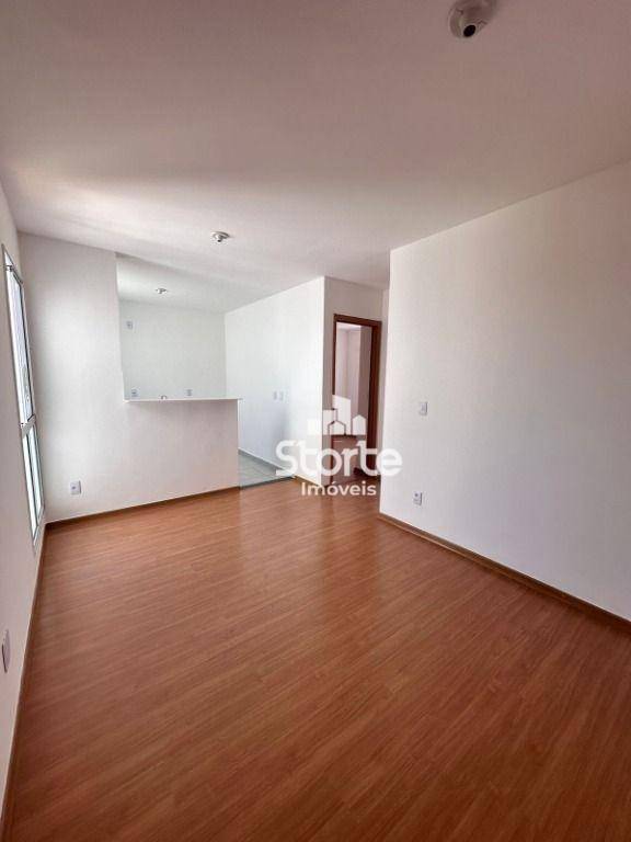 Apartamento à venda com 2 quartos, 41m² - Foto 2