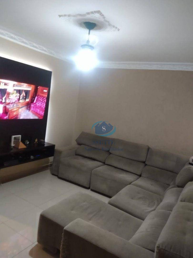 Sobrado à venda com 3 quartos, 219m² - Foto 1