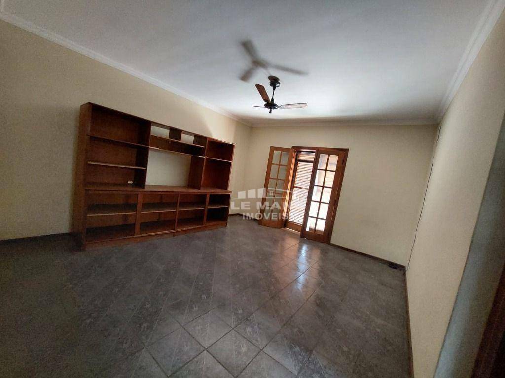 Casa à venda com 3 quartos, 327m² - Foto 7