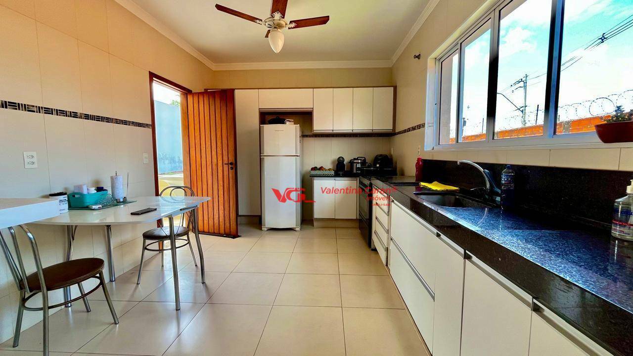 Chácara à venda com 3 quartos, 328m² - Foto 9