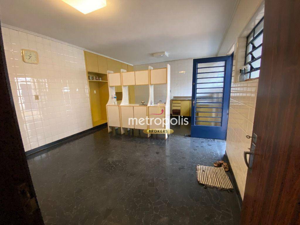 Casa à venda e aluguel com 3 quartos, 282m² - Foto 20