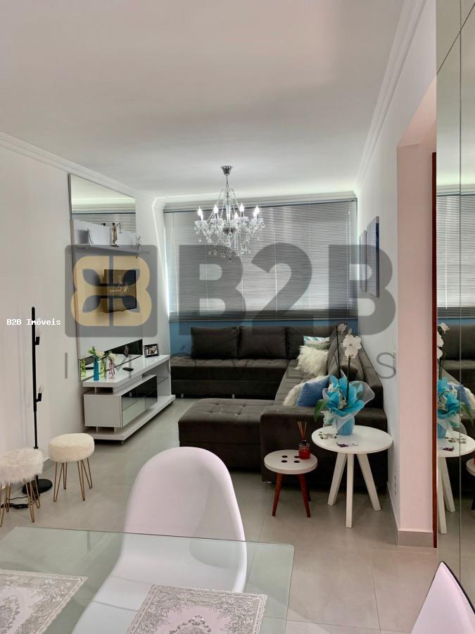 Apartamento à venda com 2 quartos, 75m² - Foto 23