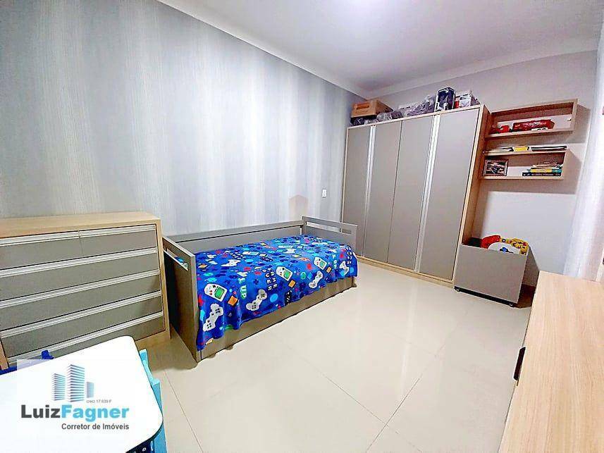 Casa à venda com 3 quartos, 157m² - Foto 4