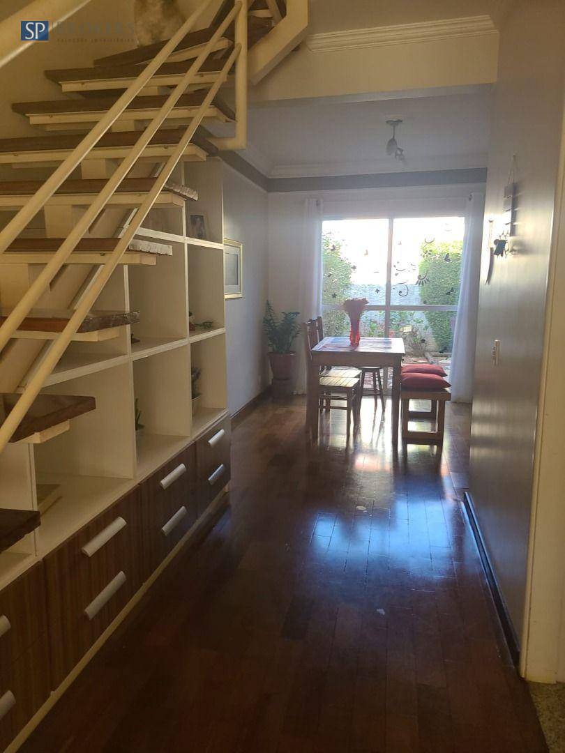 Sobrado à venda com 3 quartos, 110m² - Foto 1