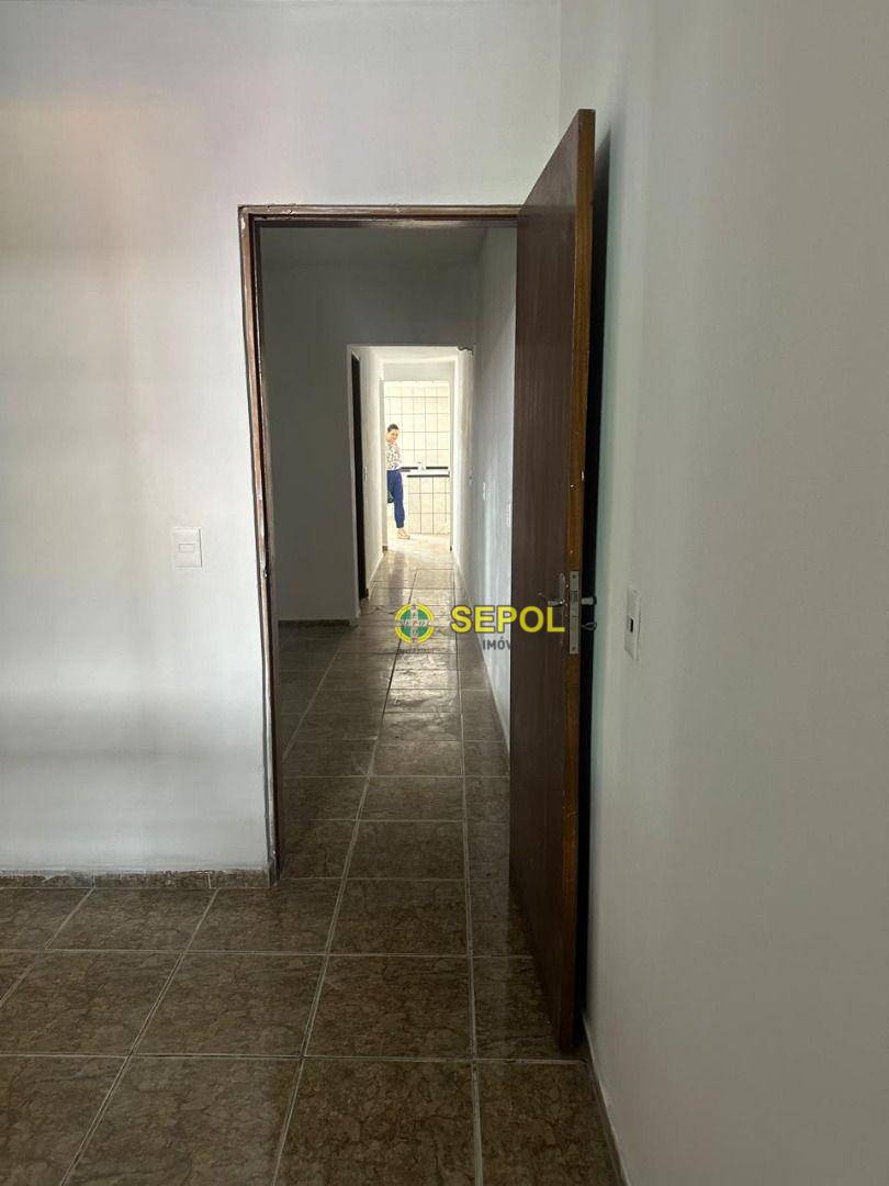 Casa para alugar com 2 quartos, 40m² - Foto 19