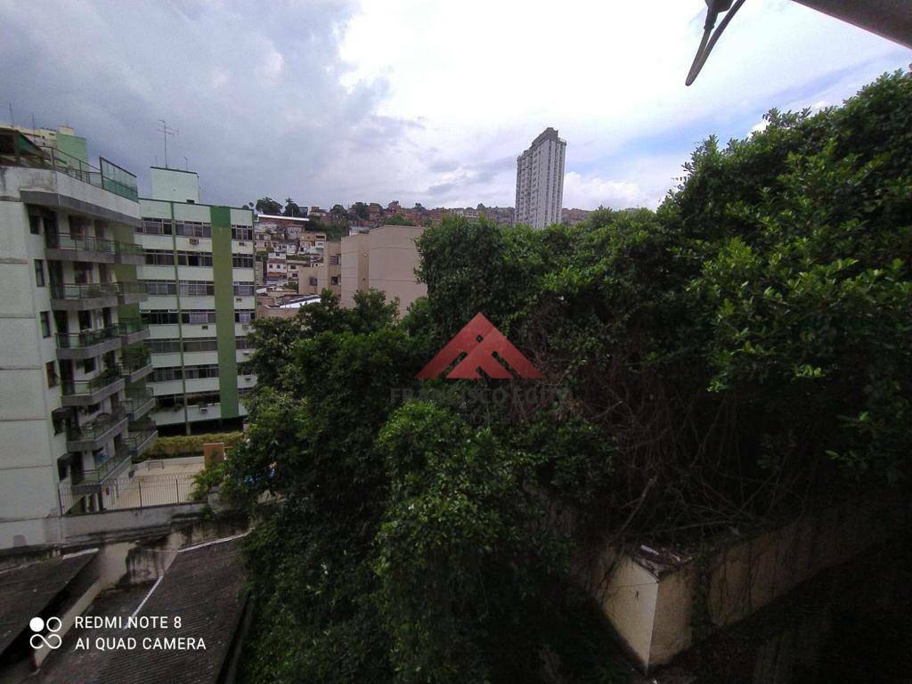 Apartamento à venda com 3 quartos, 102m² - Foto 9