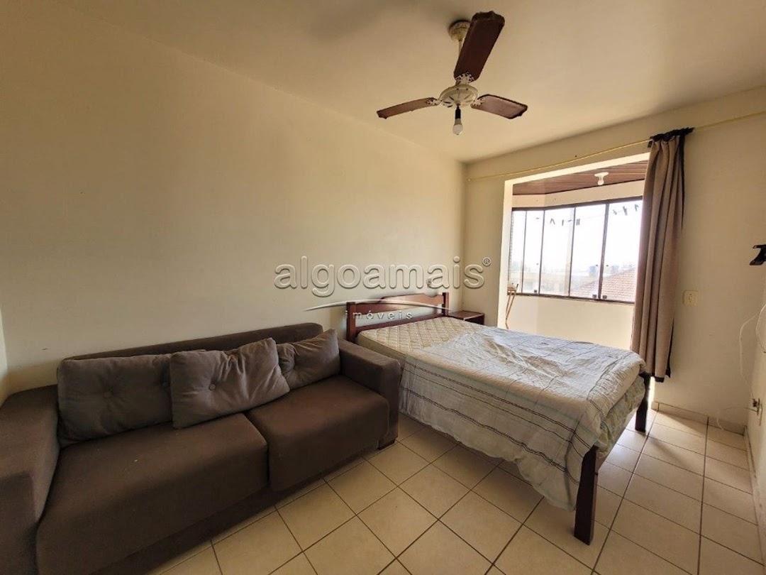 Apartamento à venda com 1 quarto, 45m² - Foto 2