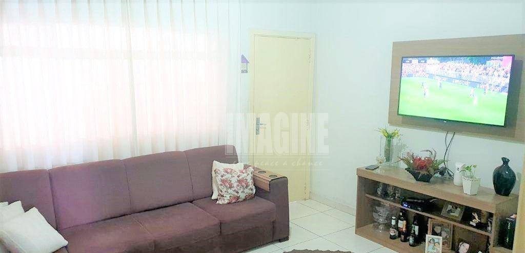 Casa à venda com 2 quartos, 180m² - Foto 1