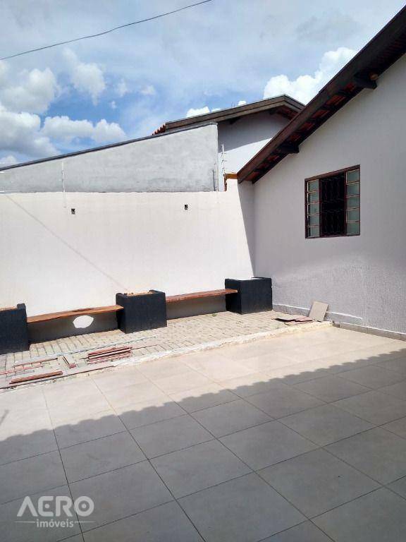 Casa à venda com 3 quartos, 104m² - Foto 4