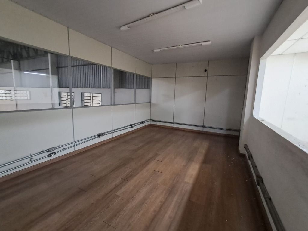 Depósito-Galpão-Armazém para alugar, 1500m² - Foto 19