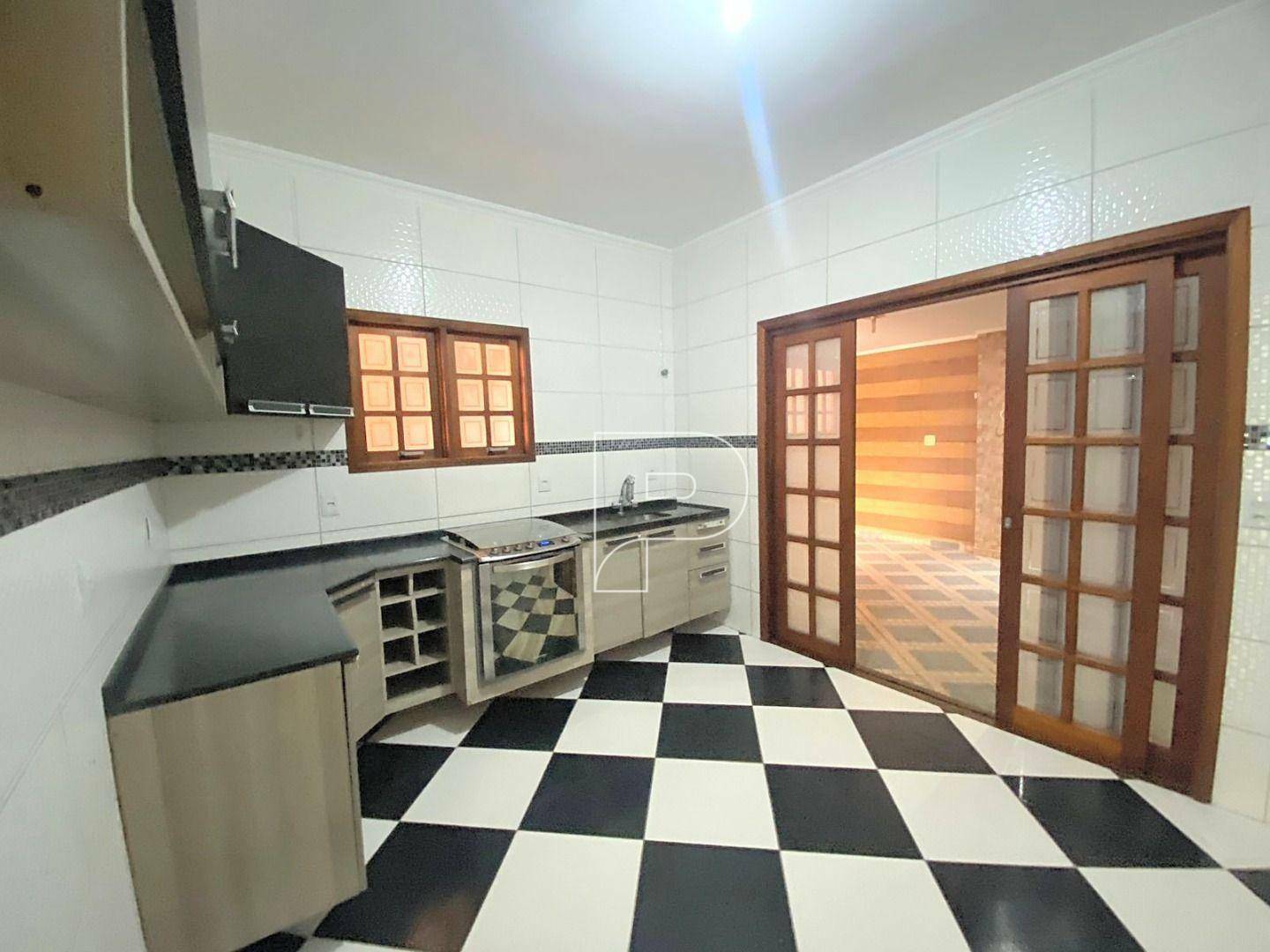 Casa à venda com 3 quartos, 201m² - Foto 8