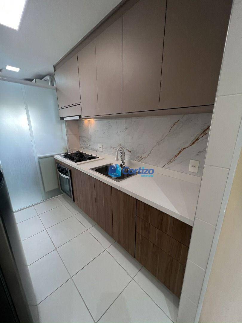 Apartamento à venda com 2 quartos, 61m² - Foto 9