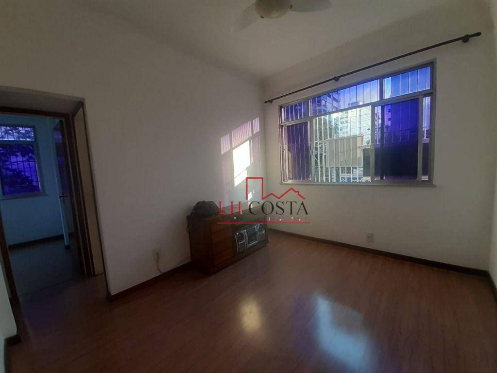 Apartamento à venda com 2 quartos, 65m² - Foto 1