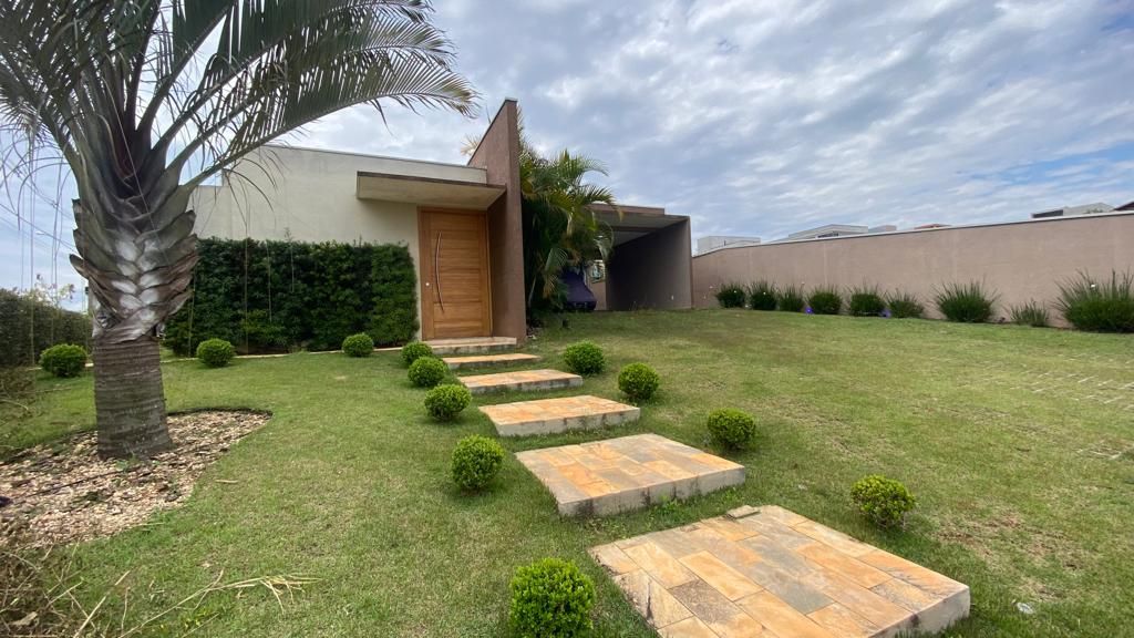 Casa à venda com 3 quartos, 300m² - Foto 2