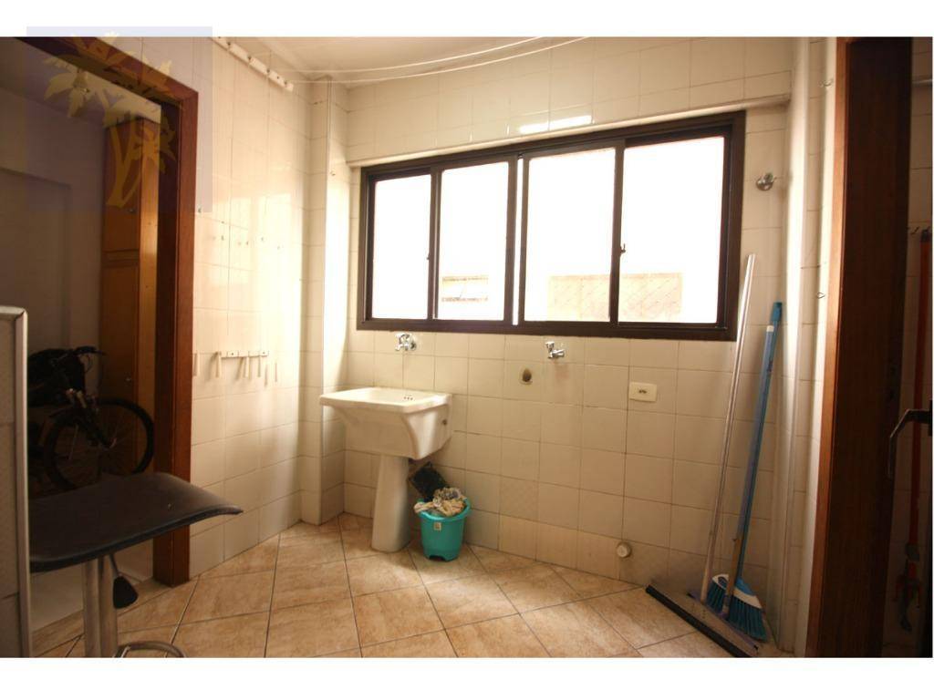 Apartamento à venda com 3 quartos, 140m² - Foto 21