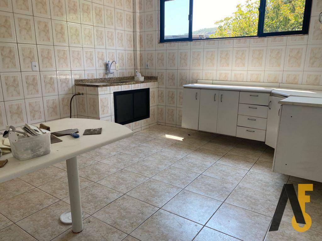 Apartamento à venda com 2 quartos, 72m² - Foto 3