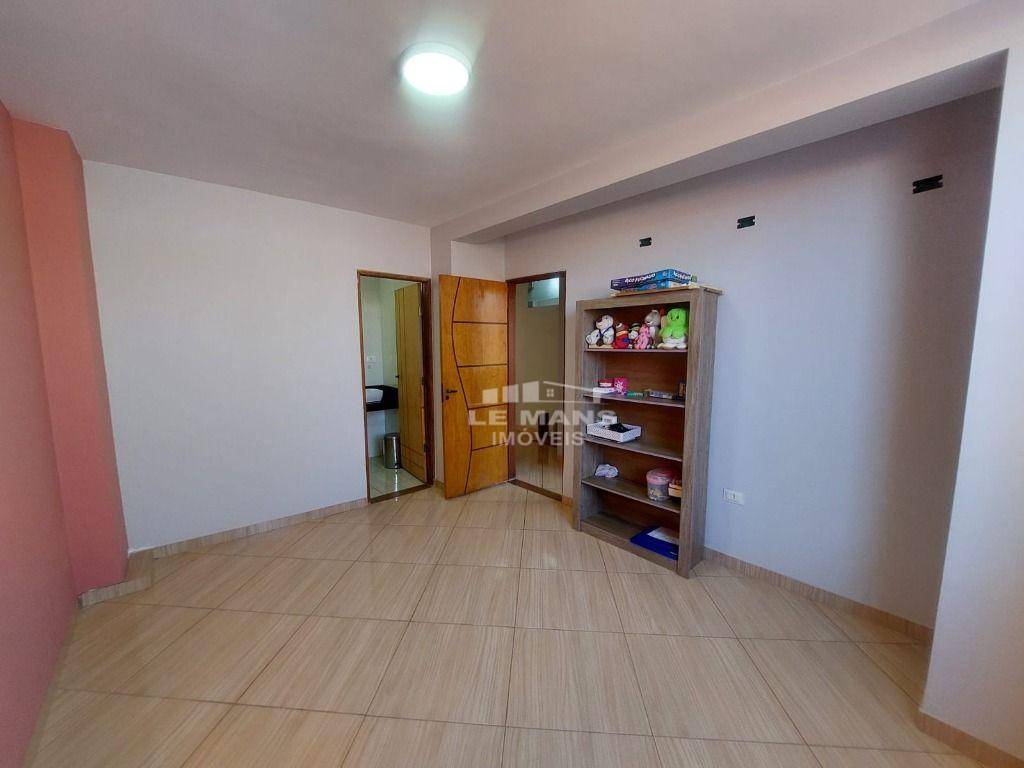 Casa à venda com 5 quartos, 240m² - Foto 15