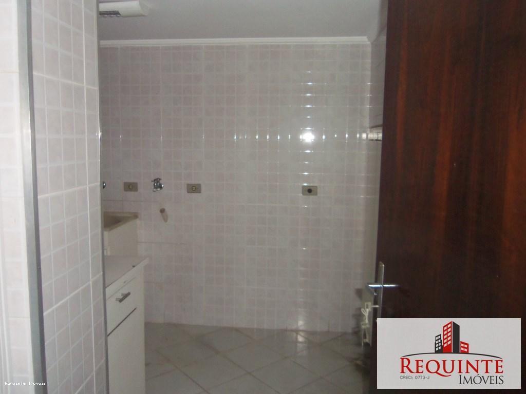 Sobrado à venda com 3 quartos, 210m² - Foto 47