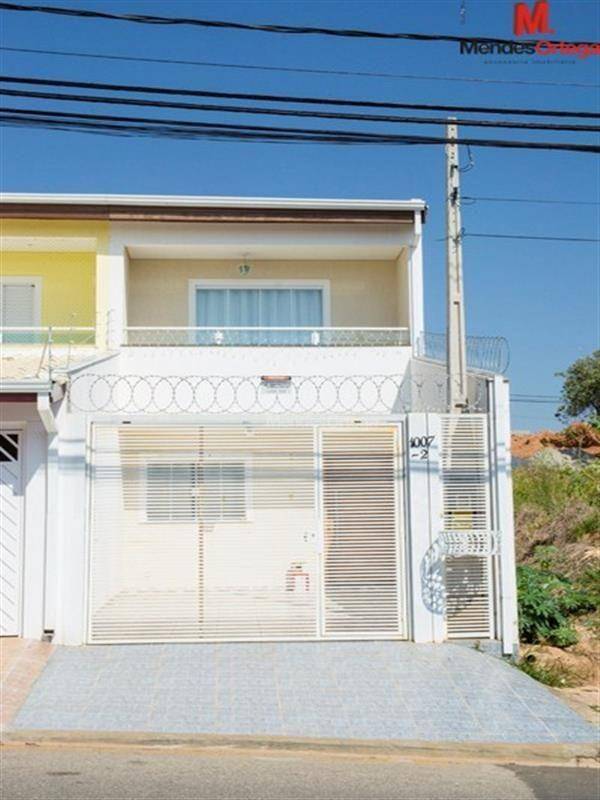 Casa à venda com 2 quartos, 100m² - Foto 1