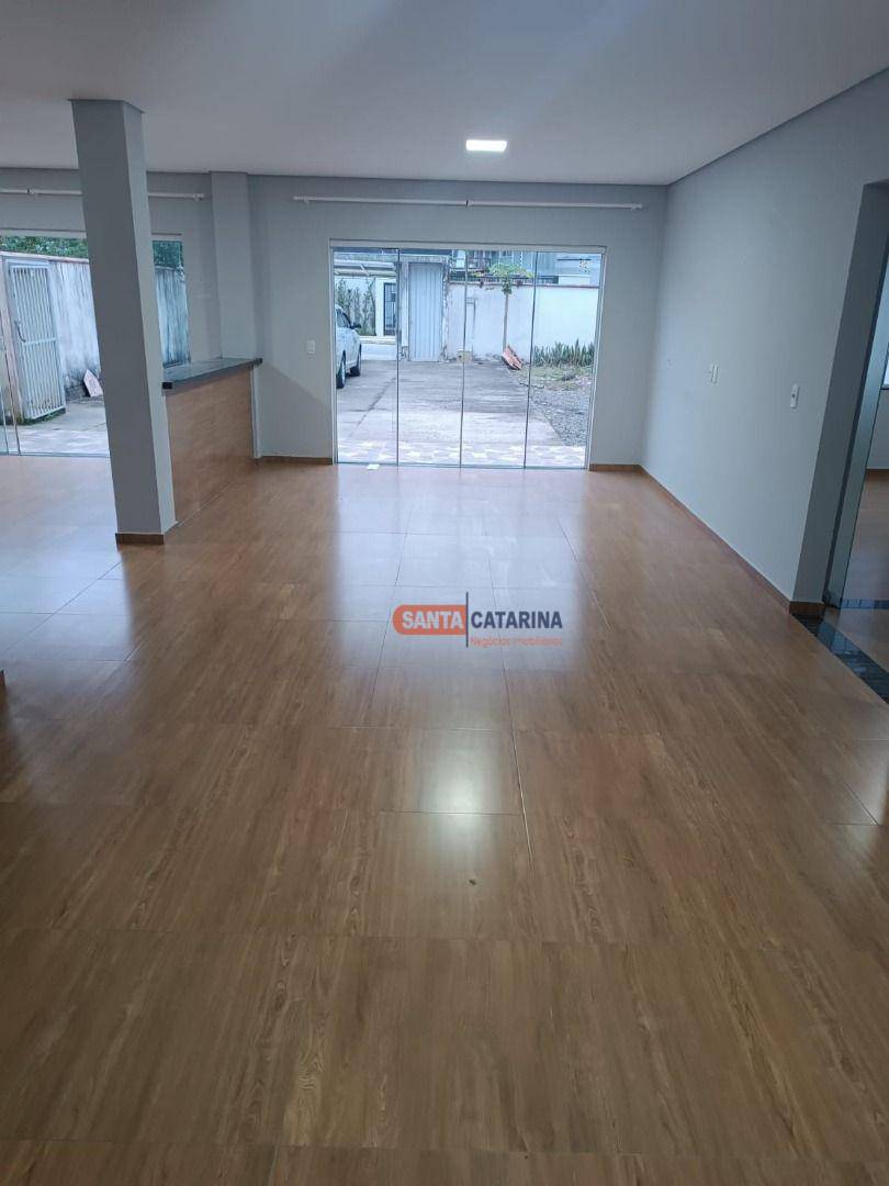 Casa à venda com 2 quartos, 200m² - Foto 17