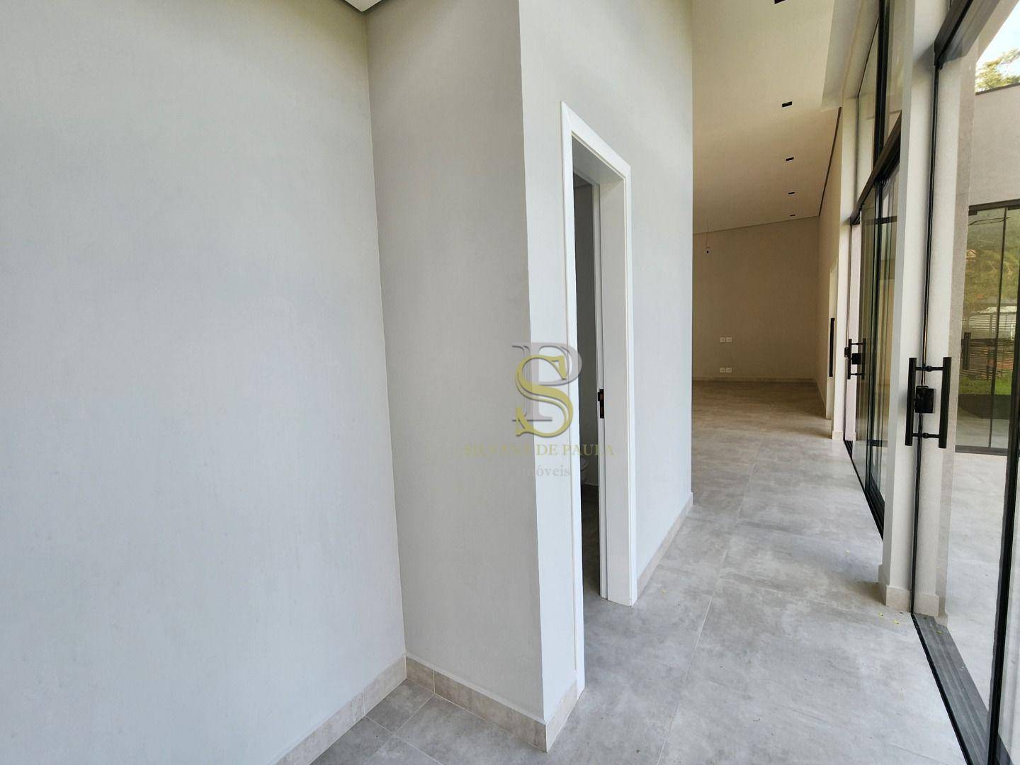 Casa à venda com 3 quartos, 210m² - Foto 8