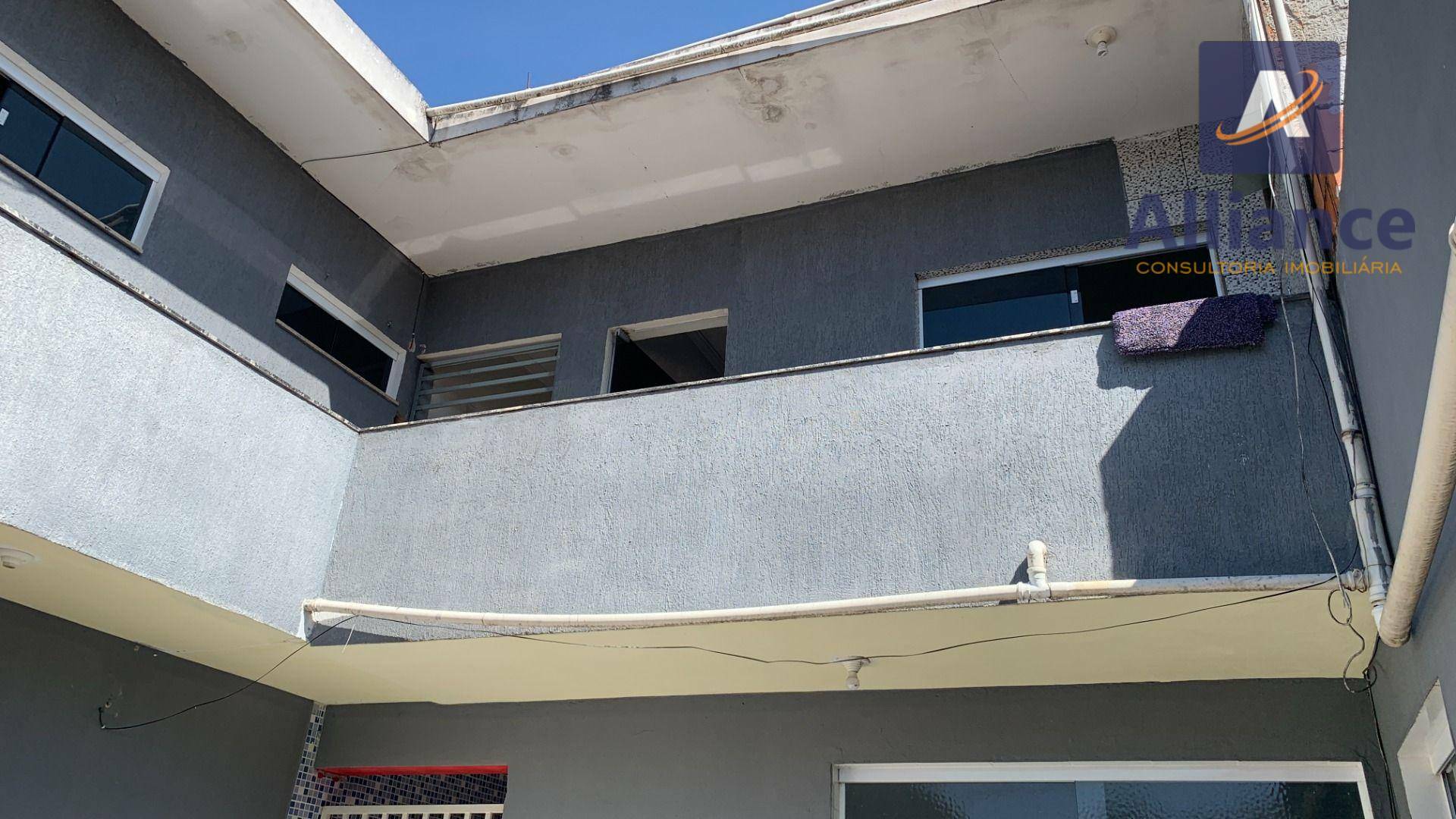 Casa à venda com 6 quartos, 320m² - Foto 3