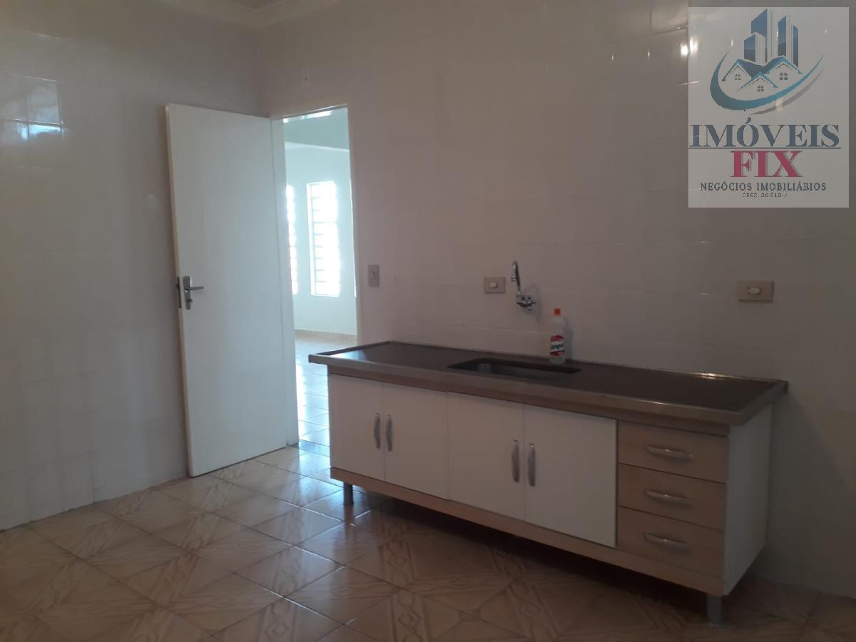 Casa à venda com 3 quartos, 182m² - Foto 4