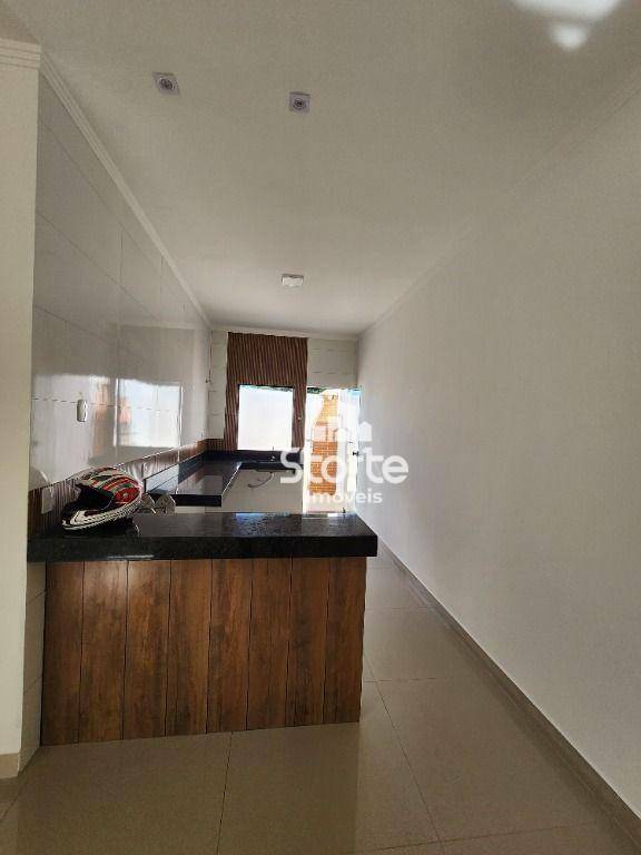 Casa à venda com 3 quartos, 140m² - Foto 1