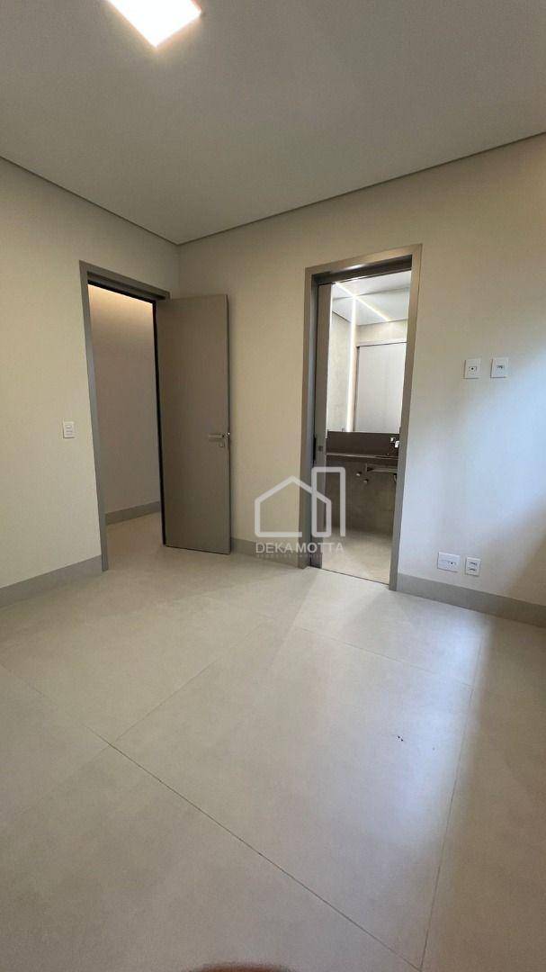 Casa à venda com 3 quartos, 229m² - Foto 9