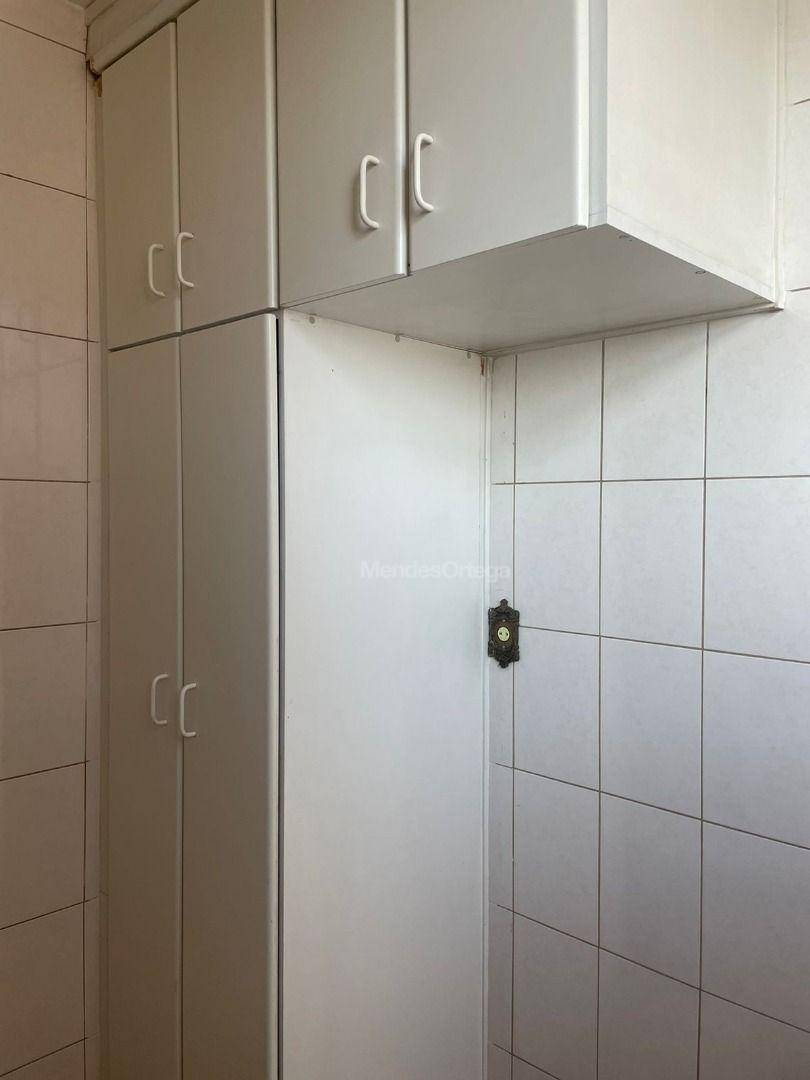 Apartamento para alugar com 3 quartos, 130m² - Foto 9