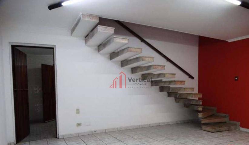 Sobrado para alugar com 2 quartos, 240m² - Foto 4