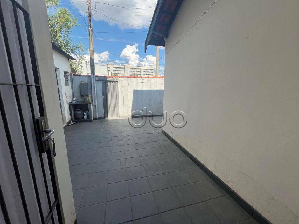 Casa à venda com 3 quartos, 212m² - Foto 30