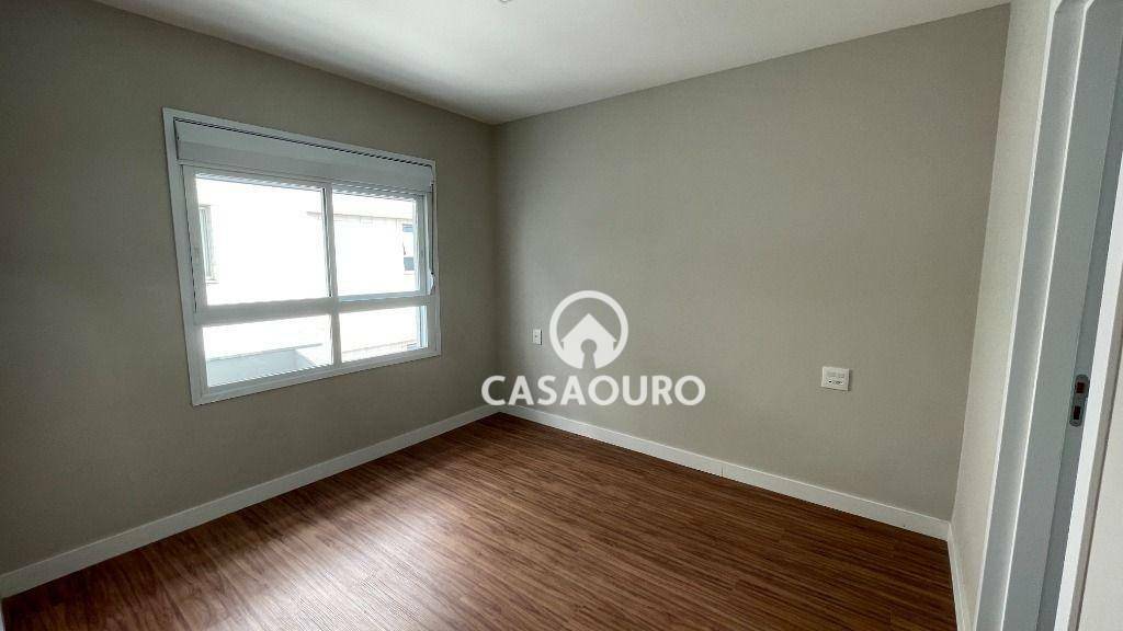 Apartamento para alugar com 3 quartos, 115m² - Foto 24