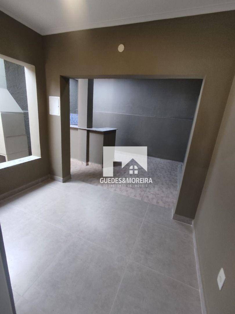 Casa à venda com 3 quartos, 165m² - Foto 2