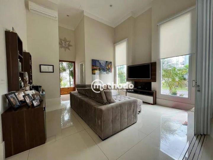 Casa à venda com 3 quartos, 212m² - Foto 2