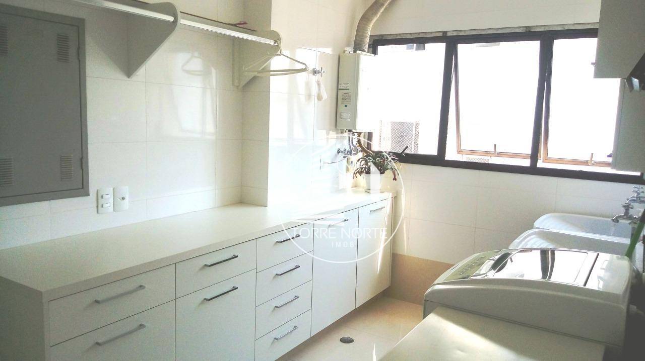 Apartamento à venda com 4 quartos, 210m² - Foto 19