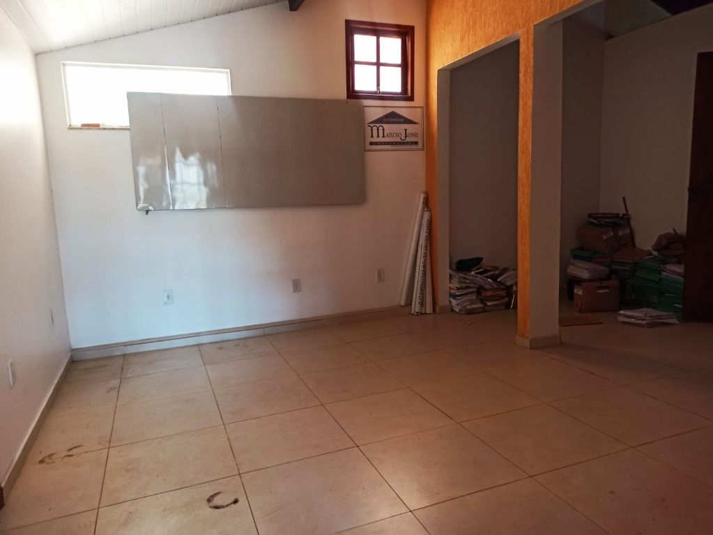 Casa à venda com 6 quartos, 300m² - Foto 10