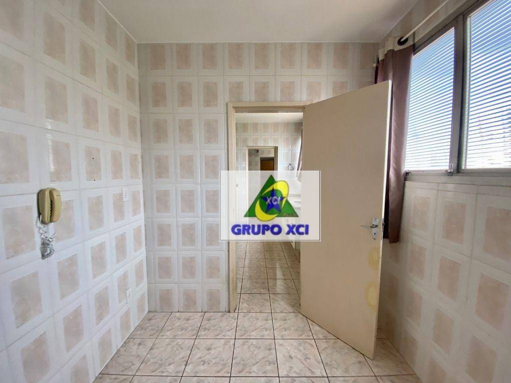 Apartamento à venda com 4 quartos, 140m² - Foto 14