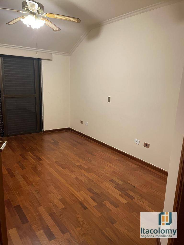 Casa de Condomínio à venda com 4 quartos, 440m² - Foto 11