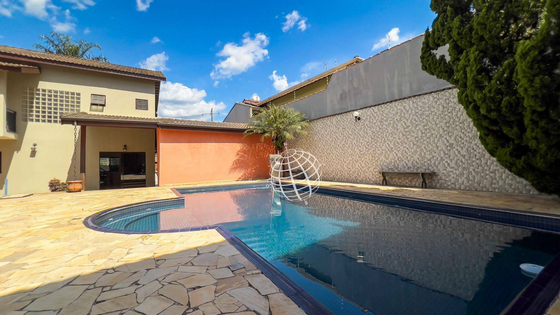 Casa à venda com 3 quartos, 246m² - Foto 3