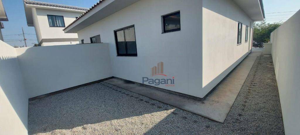 Casa à venda com 3 quartos, 70m² - Foto 4
