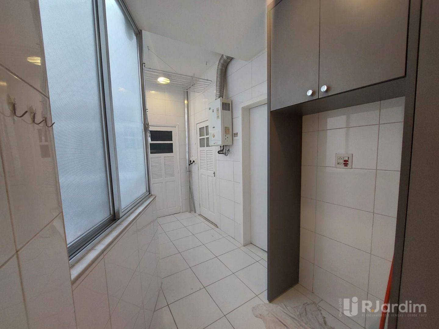 Apartamento para alugar com 4 quartos, 250m² - Foto 10