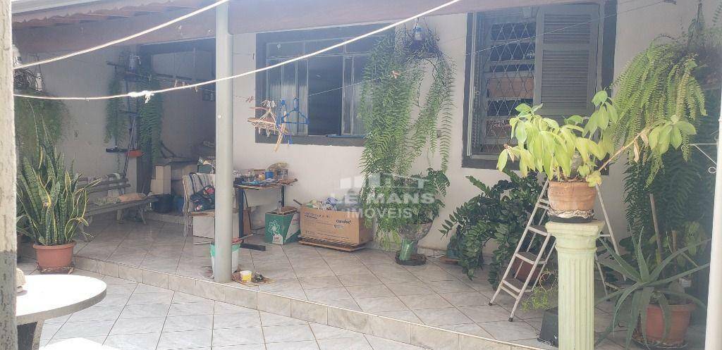 Casa à venda com 3 quartos, 186m² - Foto 3