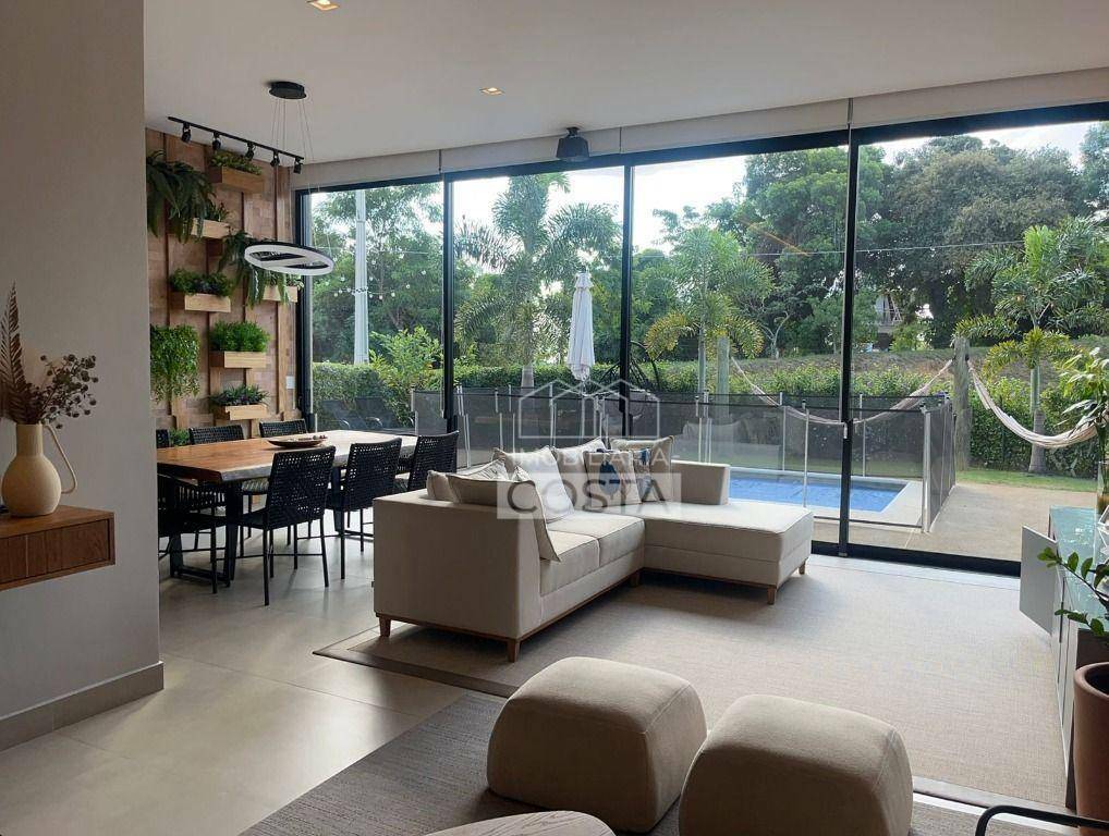 Casa de Condomínio à venda com 3 quartos, 259m² - Foto 1