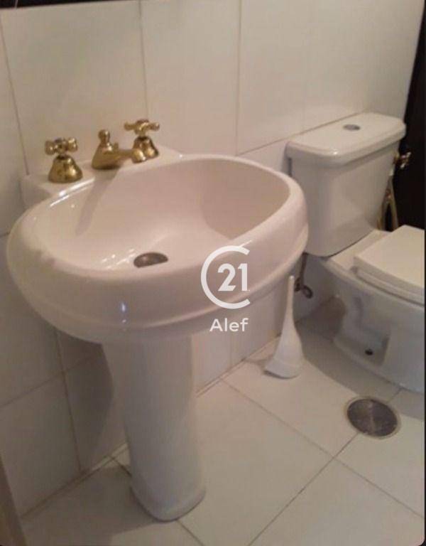 Apartamento para alugar com 3 quartos, 145m² - Foto 15