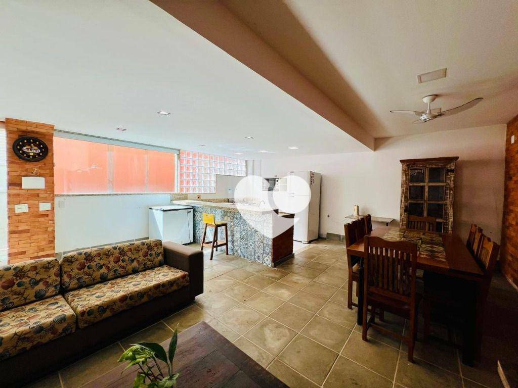 Casa de Condomínio para alugar com 4 quartos, 180m² - Foto 5