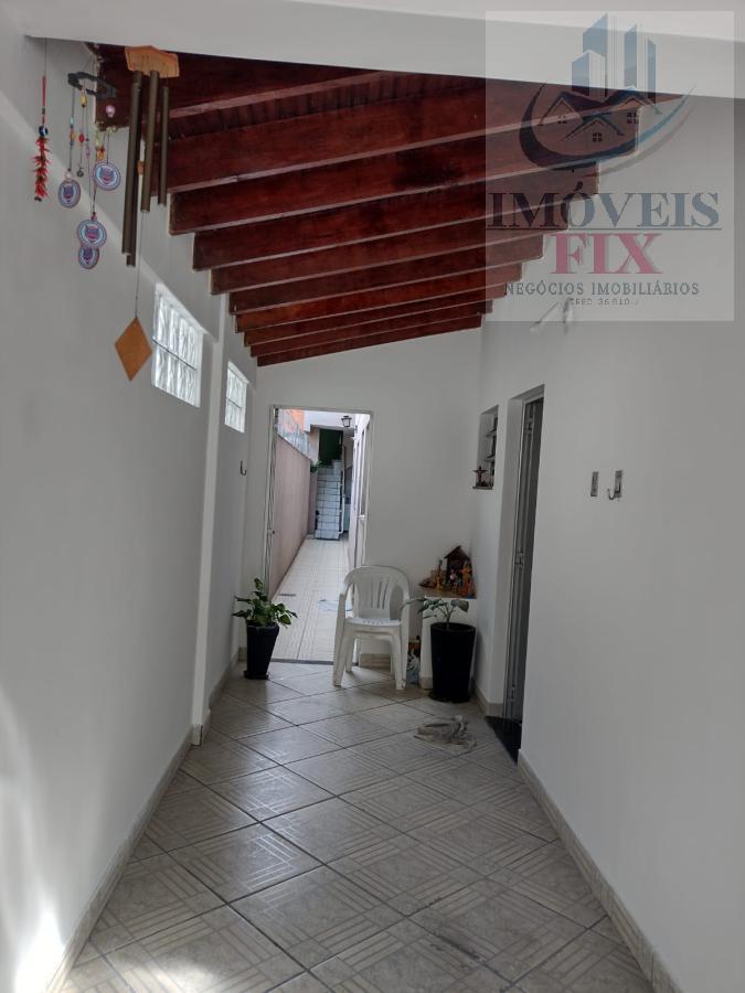 Casa à venda com 3 quartos, 196m² - Foto 2