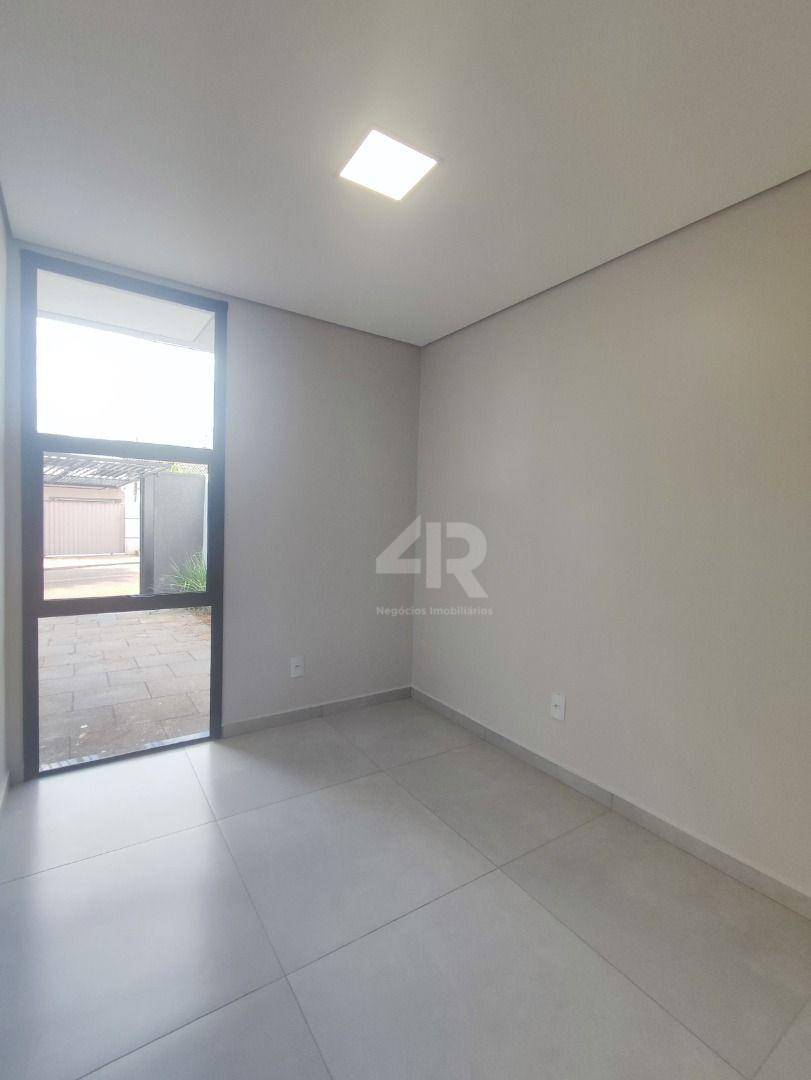 Casa à venda com 3 quartos, 77m² - Foto 4