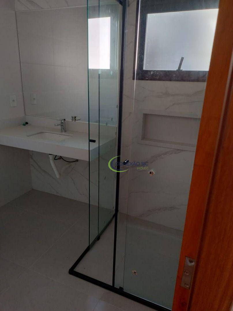 Casa de Condomínio à venda com 3 quartos, 250m² - Foto 2